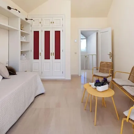 Luxury With Sea Views & Terrace By Rems *