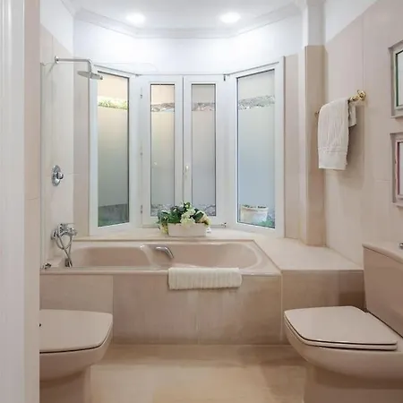 Luxury With Sea Views & Terrace By Rems 马拉加