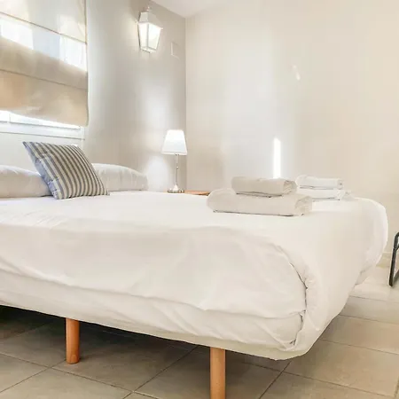Luxury With Sea Views & Terrace By Rems 公寓